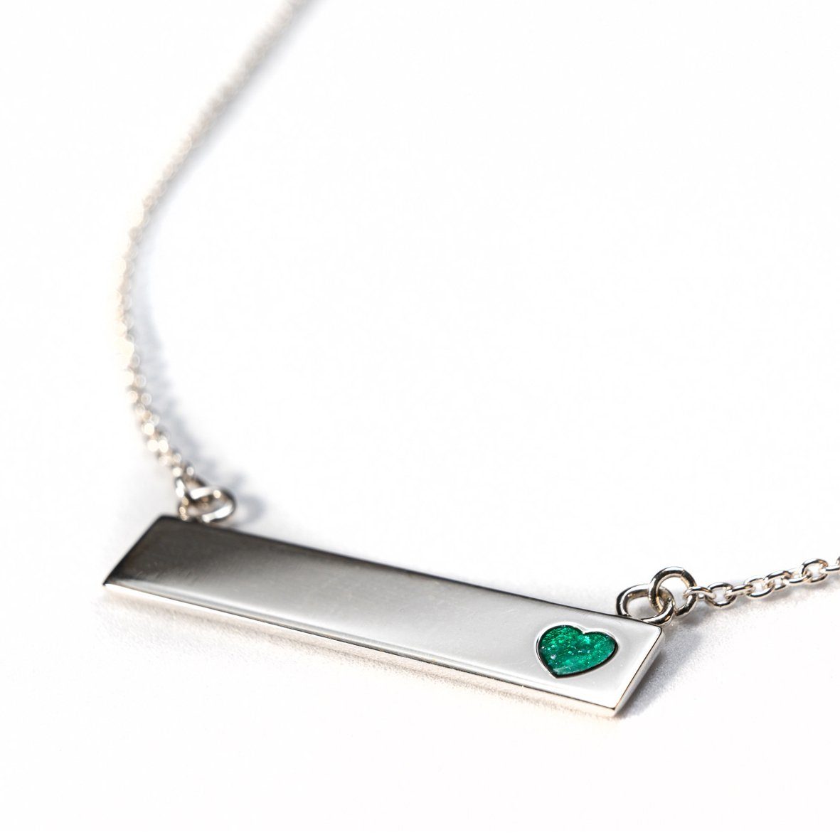 Sterling Silver Bar Necklace with Heart Everence Inlay everence.life Emerald